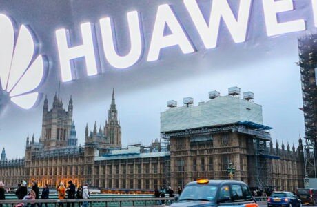 В Лондоне передумали допускать Huawei к созданию 5G в Британии