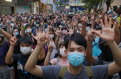 В Китае принят закон о нацбезопасности в протестующем Гонконге