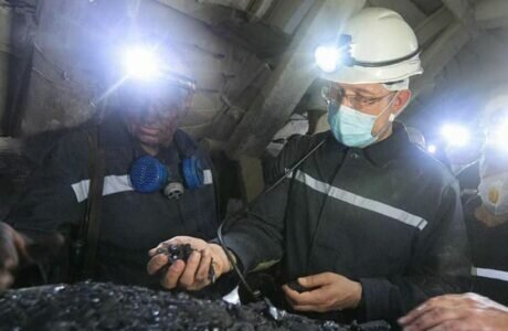 Премьер-министр Шмыгаль заявил о закрытии всех угольных шахт